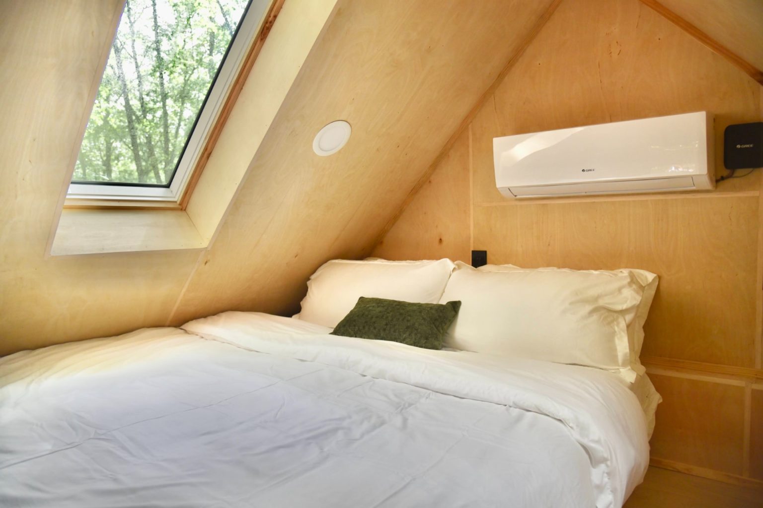 Glamping & Treehouse Rentals Terralodge Monteagle, TN